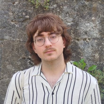 Estudiante | Filosofía UCM | Me interesan la teoría y la historia del conocimiento, la filosofía de las ciencias naturales y la literatura.