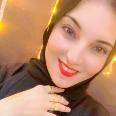 فلسطينيه فقدت اختي وزوجها واولادهم عائله مكونه من سبعه أفراد وأيضآ ما يزيد عن 400 شهيد من عائلتها فاللهم اجعلهم في جنان الخلد واجعلهم شفعاء لنا اللهم 🙏