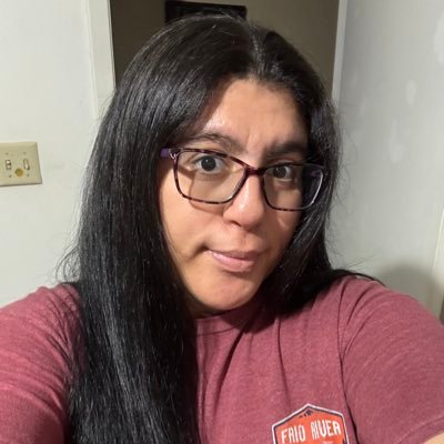 My name is Claudia Casas i am single now wwe and wwf is my favorite to watch on tv my favorite band is soundwave