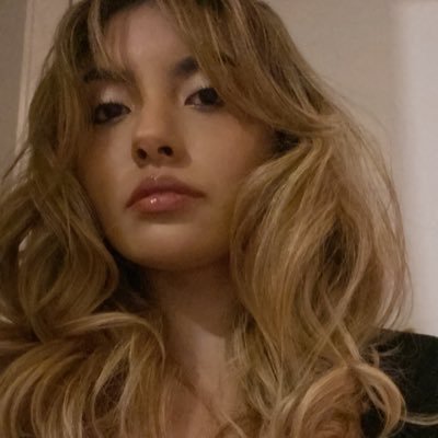 brasileira vivendo feliz em Buenos Aires. Aqui tem tweets sobre música, cultura pop, livros, política, viagens e fofoca.