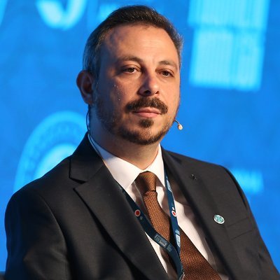 emreyz_'s profile picture. Generative AI / Neuroscience / L&D / Ars longa, vita brevis.
(Tweets in English and Turkish)