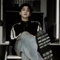j.e (@rmhdyt_) 's Twitter Profile