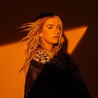 I Sing. write songs. I'm also a gultar nerd. also, unloving you is out now 🎶