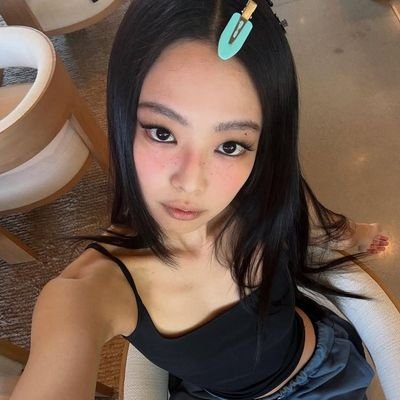 luvsthe1975's profile picture. God is within her, she will not fail. 🌷