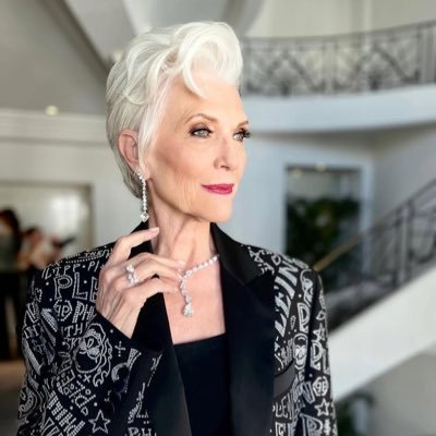 Mother of @elonmusk thanks y’all for the love and support ❤️let’s make America great again.🇺🇸