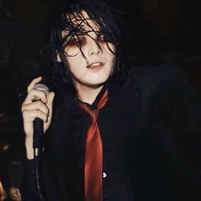 lexiabove's profile picture. #ptvtwt #emotwt .•* saw ptv x3