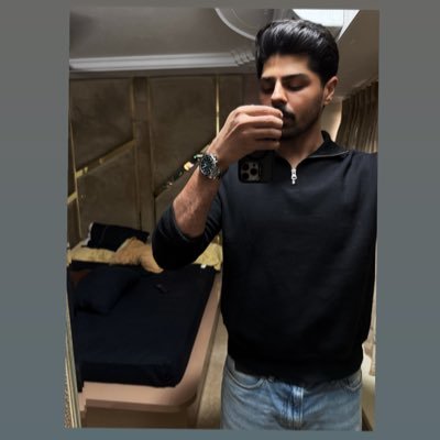 akki2215's profile picture. do you even lift ?