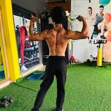 VikramMoves's profile picture. Desi fitness | No gym? No problem. Bodyweight workouts | Eat clean. Stay lean.