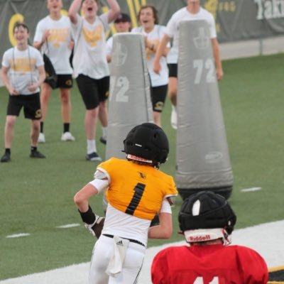 RB/DB 5’11 155 #1 CLASS OF 2026 Pro Agility-4.3 34’’ Vertical 9’ Broad Jump phone# (816-616-9883) 3 SPORT ATHLETE l TEAM CAPTAIN