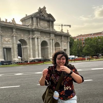 As vezes falo de reality show, as vezes falo de livros, quase nunca falo de política e quase sempre reclamo da vida. Vasco ✠ 🇧🇷🇵🇹