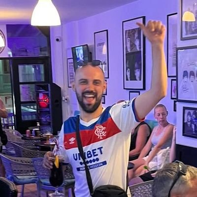 Glasgow Rangers 🇬🇧
Scottish 🏴
wee bit of a dafty 🙃
he who hingith aboot gitith heehaw - Victor Mcdade