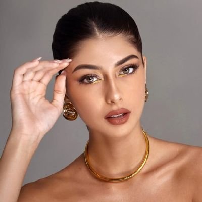 Miss Cosmo Panamá 2025 • Miss Universe Panamá 2024
Modelo y Deportista