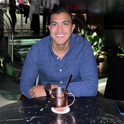 En este perfil se mama gallo y se habla de temas serios al mismo tiempo. Ingeniero que viaja, nada y hace crossfit. OPINIONES PERSONALES
