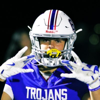 5’10 • 190lbs • 245lb bench • 375lb squat •🏈 inside LB • C/O 2027 • Andover High School • 3.6 GPA • KS • 16y/o • (760)-457-1562