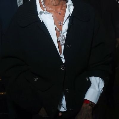 NoFace_005's profile picture. This is not my real face 🤪