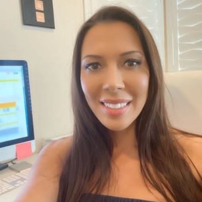 ivy698511975406's profile picture. 