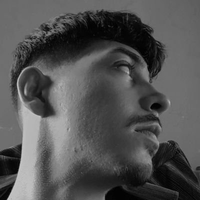 Mario244144621's profile picture. medicina, basket, ajedrez, fotografía, música, arquitectura, carros, democracia, poesía libre...

Básicamente yo