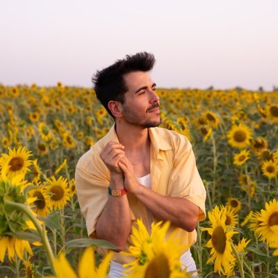 Cantante/Compositor. Me doy a las palabras✍. Me entrego a las canciones🎙Enfermero Quirófano HUM