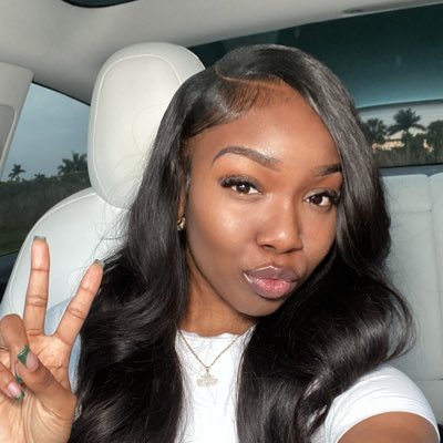 Fiancée 💍 | Follower of Christ | 6 figure Lash Artist | CPT