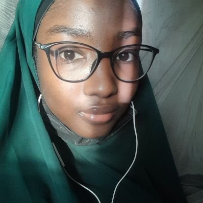 Gift curator 🎁🎁
|| Fashion enthusiast
|| Fashion Designer @ShinyThread