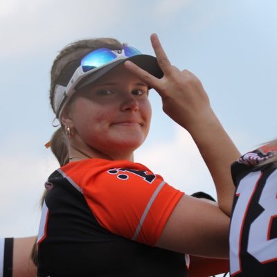 Finesse 15u Cole/Sirls #25 • Fenton Varsity Softball #32 • RHP/INF/UTL • 5'6 • HS Class of 2028 • Email: marianawilliams2009@gmail.com •