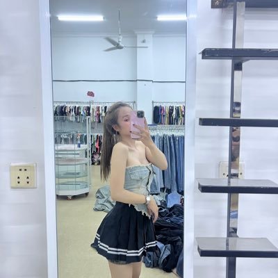 phxly748008's profile picture. 