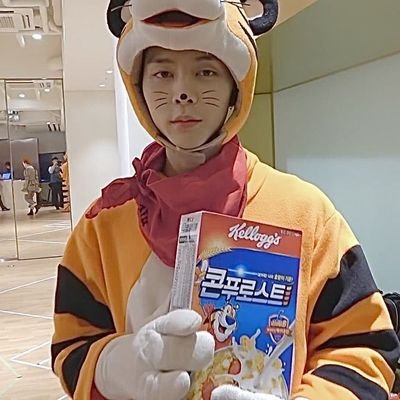 spxrkqzz's profile picture. nct and xdinary heroes enthusiast