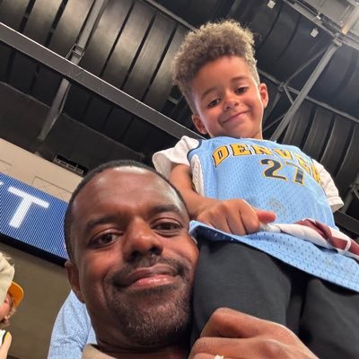 Dwight Thorne III’s dad| @denisekthorne’s husband|@txstatembb assistant coach |@cubuffsmbb alum. #disciplineoverdistractions