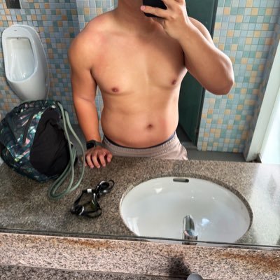 Pics are mine. Into exhibition. Following similar and people with own content. Prefers lean, slim, or athletic only. RT if you like it :) Flex Top for Collab.
