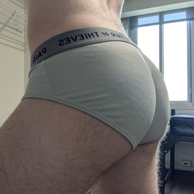 Hole looking for fun // Practicing stretching so stick around and join the journey
