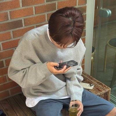 🩰🪞🎀🧴🕯️.
born to be a princess🪄
Normalize staying single until u find ur own Lee Haechan♡