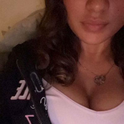 k1nsi41108's profile picture. lesbian for life #wlw❤️