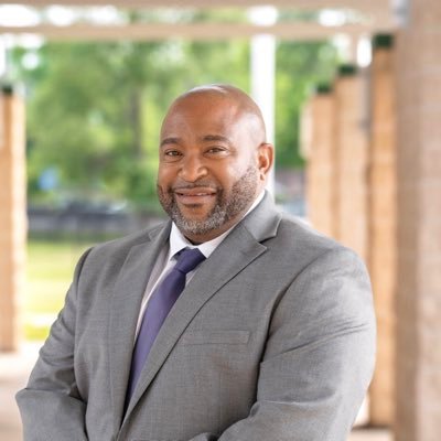 Superintendent • Husband • Father • Public School Product and Advocate • 👌🏾♦️👌🏾• Opinions are my own