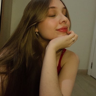 whyisbruna's profile picture. 