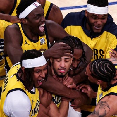 tonymcmurtrie13's profile picture. Macey & Emberlynn | #YesCers | #ForTheShoe