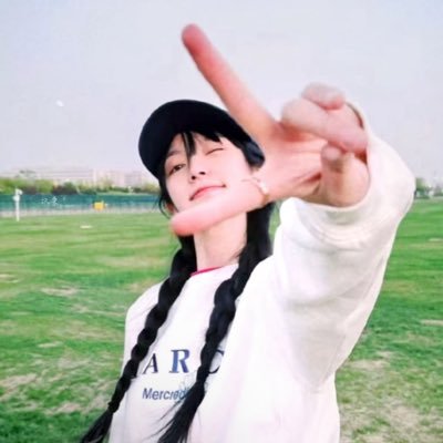 chen917361's profile picture. 希望能帮助喜欢追星的朋友见到自己喜欢的人💓 为了更好的追星，当了多年票务 诚信经营🎈不搞诈骗 诚信大于一切 ‼️除了靠谱我啥都不能给🫶🏻有需要的宝子可以联系我哟‼️可以问价 但如果只是来嘴一句的就没必要哦 ‼️以和为贵 感谢理解 信誉第一。🥰v：+86 18665266150➕qq 3989256847