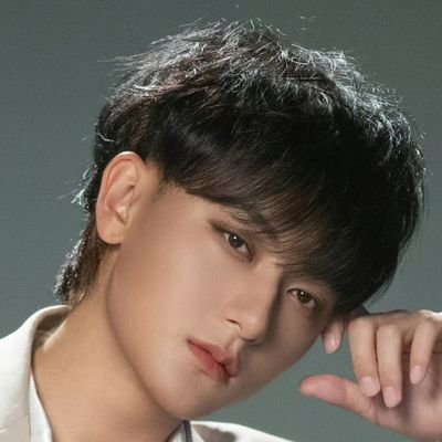 golden adonis (CPOP)さんのプロフィール画像