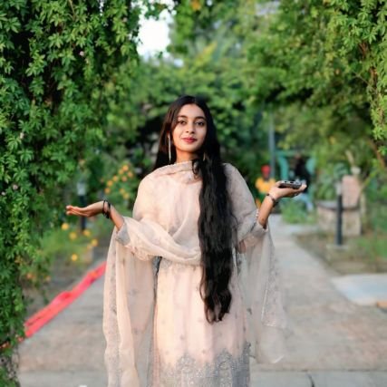 Sadiya54557's profile picture. WLWSCKYT