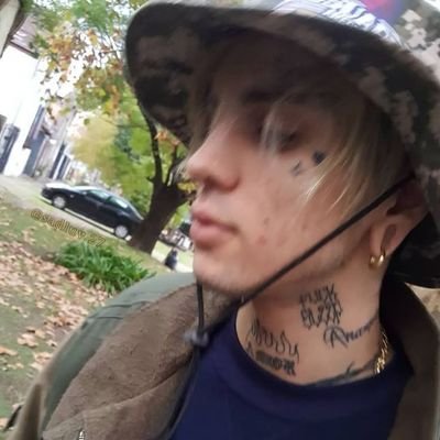 sofia_cracker10's profile picture. crocraxcker 🦇