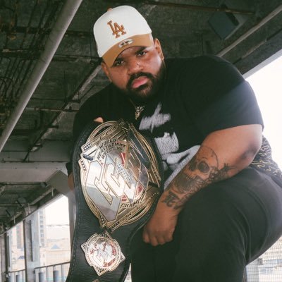 INTERNATIONAL PRO WRESTLER 🇩🇪🇬🇧🇳🇱 | IG: eran_ashe | EMAIL: bookeranashe@gmail.com | https://t.co/1TDqEqOr4C