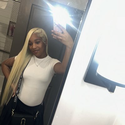 littlemsraeski's profile picture. dis shit goin on Mann 🐶💰