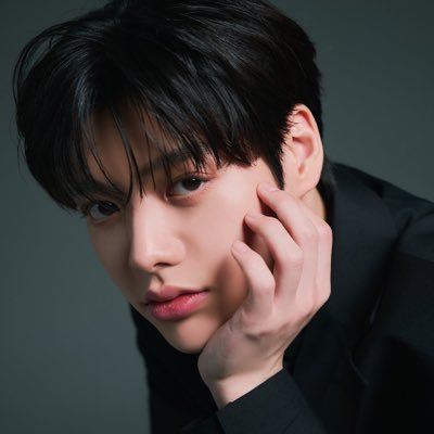 yuma991121's profile picture. #LUN8 #루네이트 #유우마 #yuma