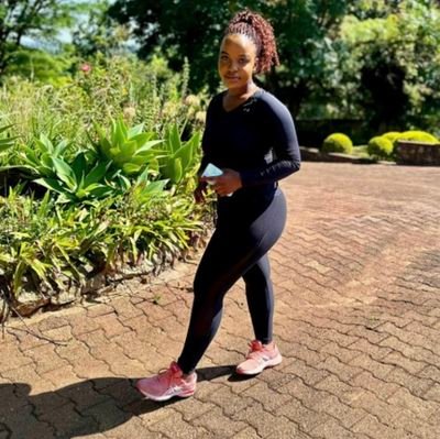📍🇿🇼
ACE Certified Fitness Coach 🏋♀️
Helping women build strong, confident bodies, mind & muscle 🤼♀️