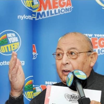 I'm Harold Diamond the NY🇺🇸 Mega Millions lottery winner, and am here giving out $30,000 to my followers and homeless 🏅🏆
