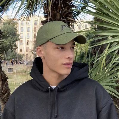 chaojicun's profile picture. 