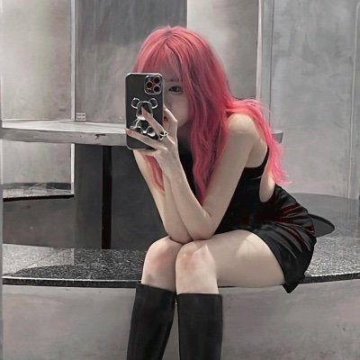 pinknova__'s profile picture. 