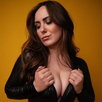 leeamelia007's profile picture. I'm Mistress Amelia by name, I'm looking for a good, honest,truthful slave to own and collar 24/7 in the Bdsm lifestyle again.