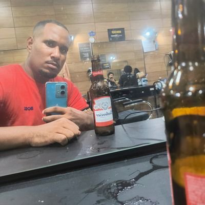 Niteroiense.
27 anos.
Pai do Lucca e Luara🤴👸.
Quatro Paixões - Flamengo, Liverpool, Mangueira, e Futebol.