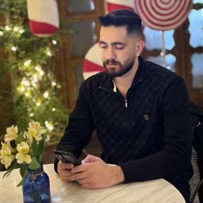 mhmmd__h's profile picture. اگر چشماتم فدای آدم‌ها کنی ، آخرش میگن از اولش کور بود...