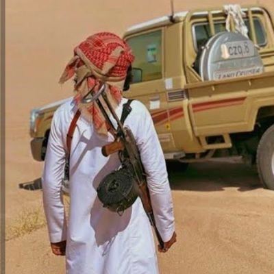 شاب يمني عمري 23احب السفر الئ اي بلد من اجل العيش والزواج